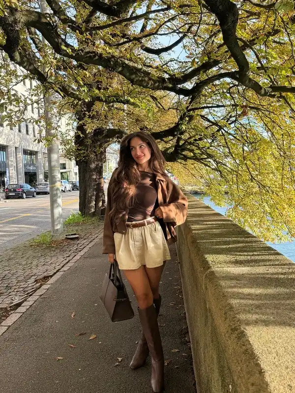 Cozy Autumn Brown Loo
