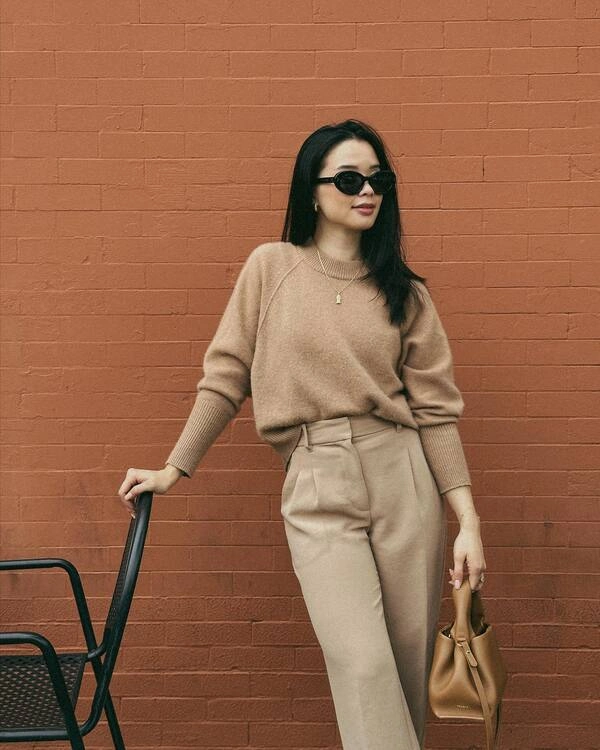 Monochrome Camel Look