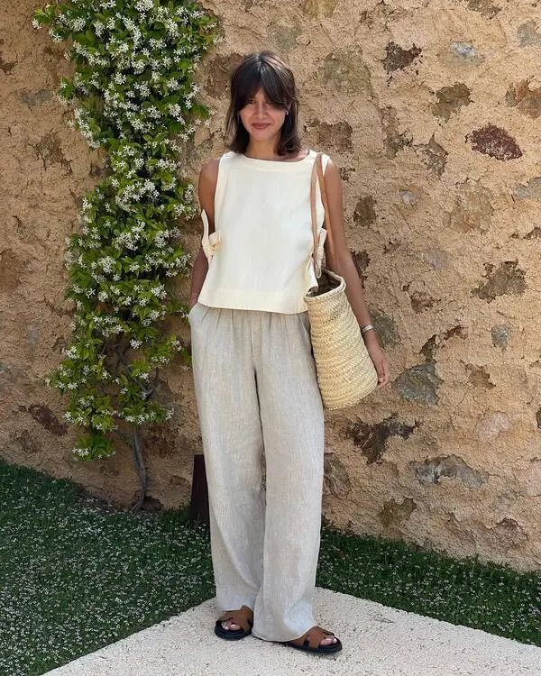 Pleated Wide-Leg Linen Trousers