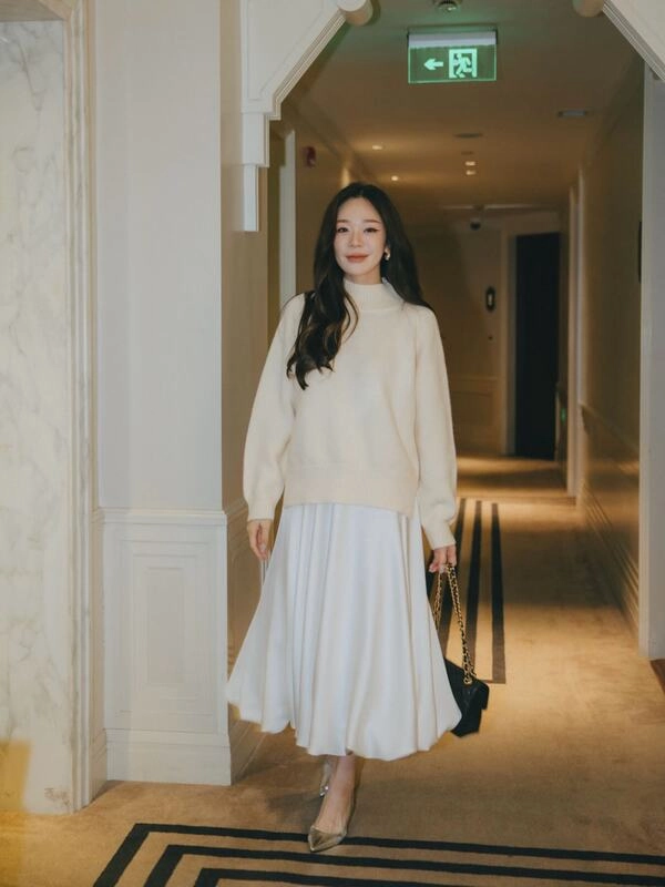 Cream Sweater Satin Skirt