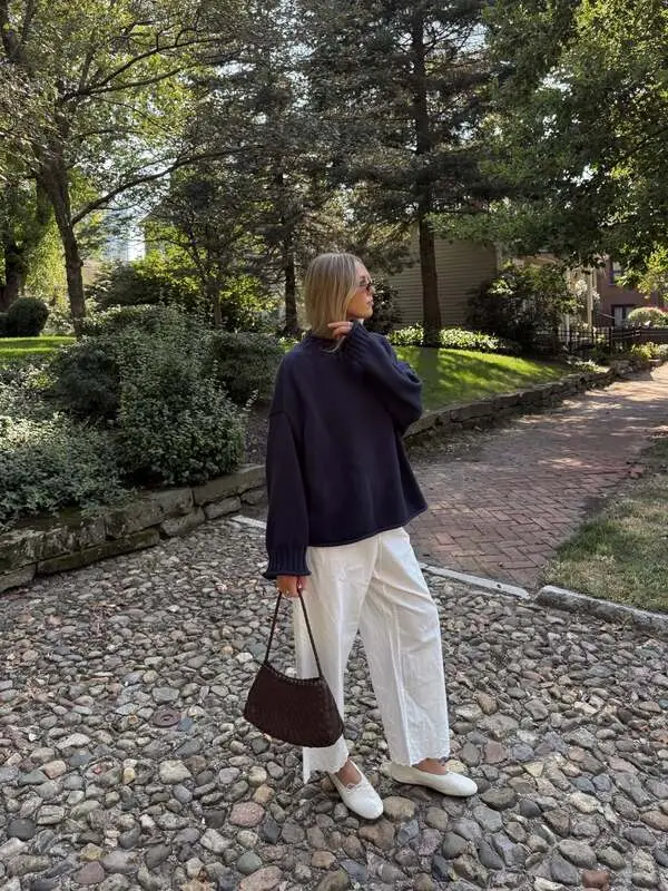 Oversized Navy Sweater Look
