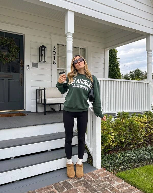 Graphic Sweatshirt Look