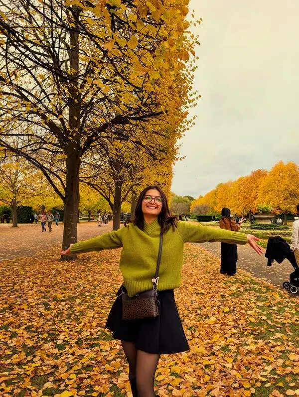  Green Sweater Outfit