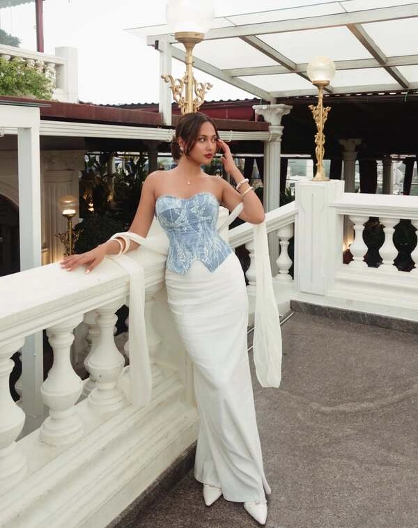 Corset Gown Balcony