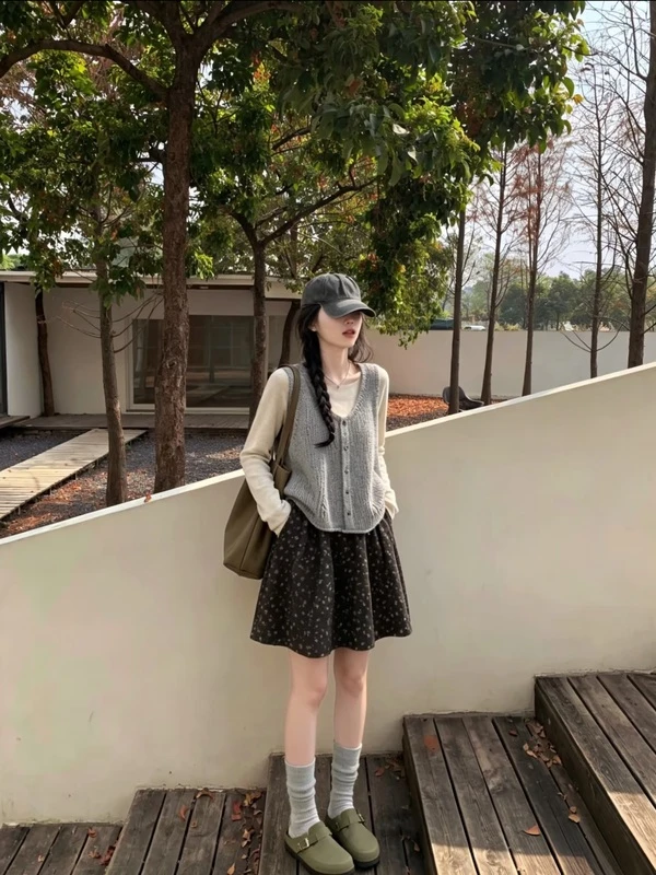 Gray Knit Vest Outfit