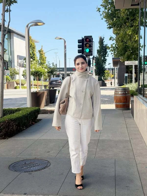 Cream Funnel Jacket Outfit