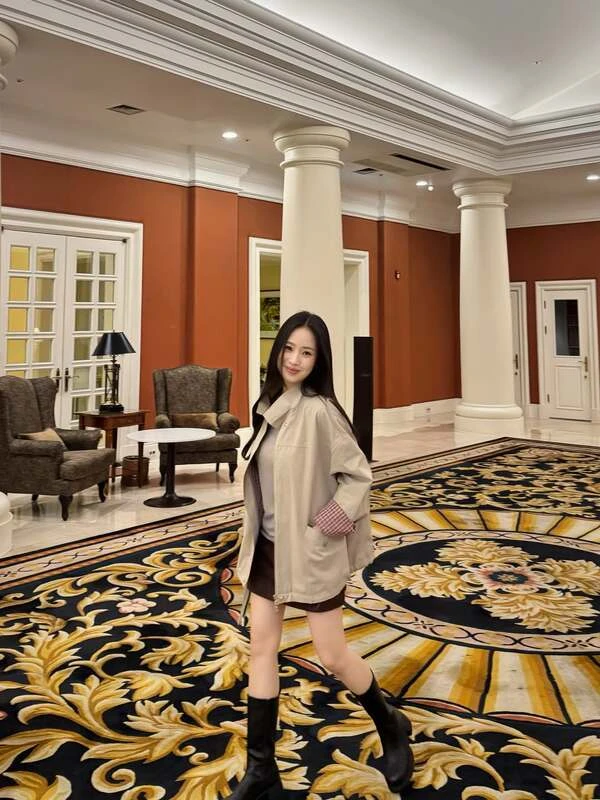 Beige Utility Jacket Outfit