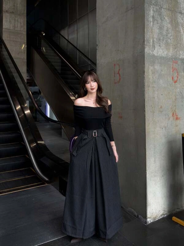 Black Off-Shoulder Top Outfit