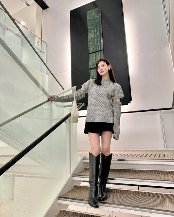 Gray Cable Knit Sweater Outfit