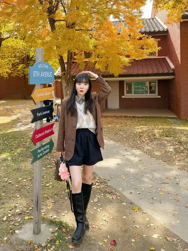 Brown Blazer Outfit