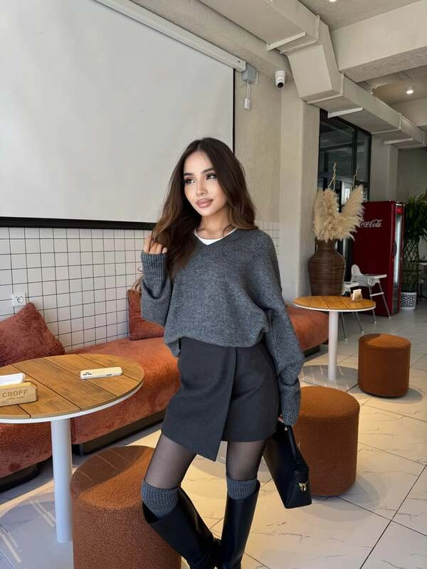 Gray V-Neck Sweater Outfit