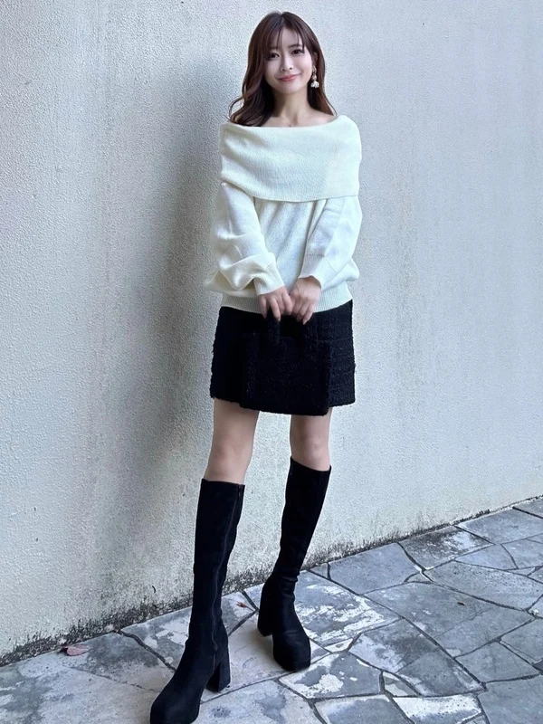Off-Shoulder Sweater Outfit