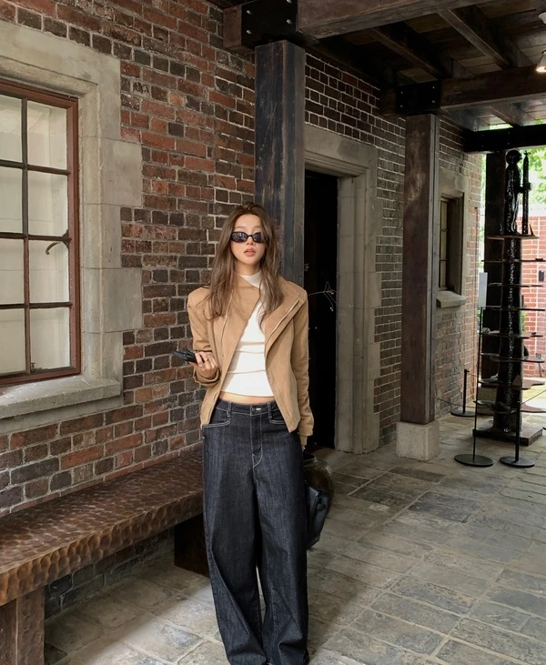 an Cropped Jacket Outfit